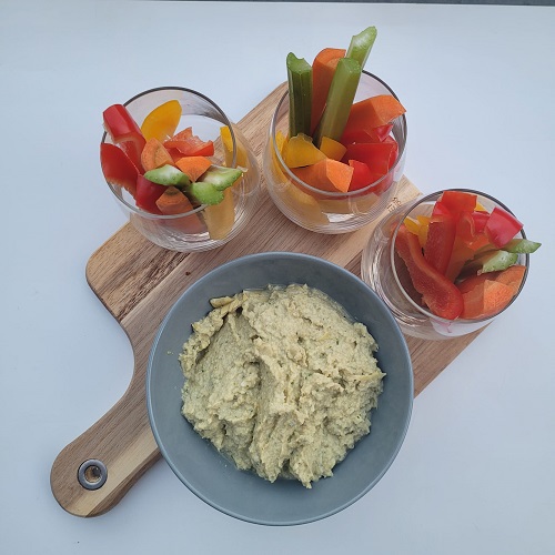 groentesticks met artisjok dip